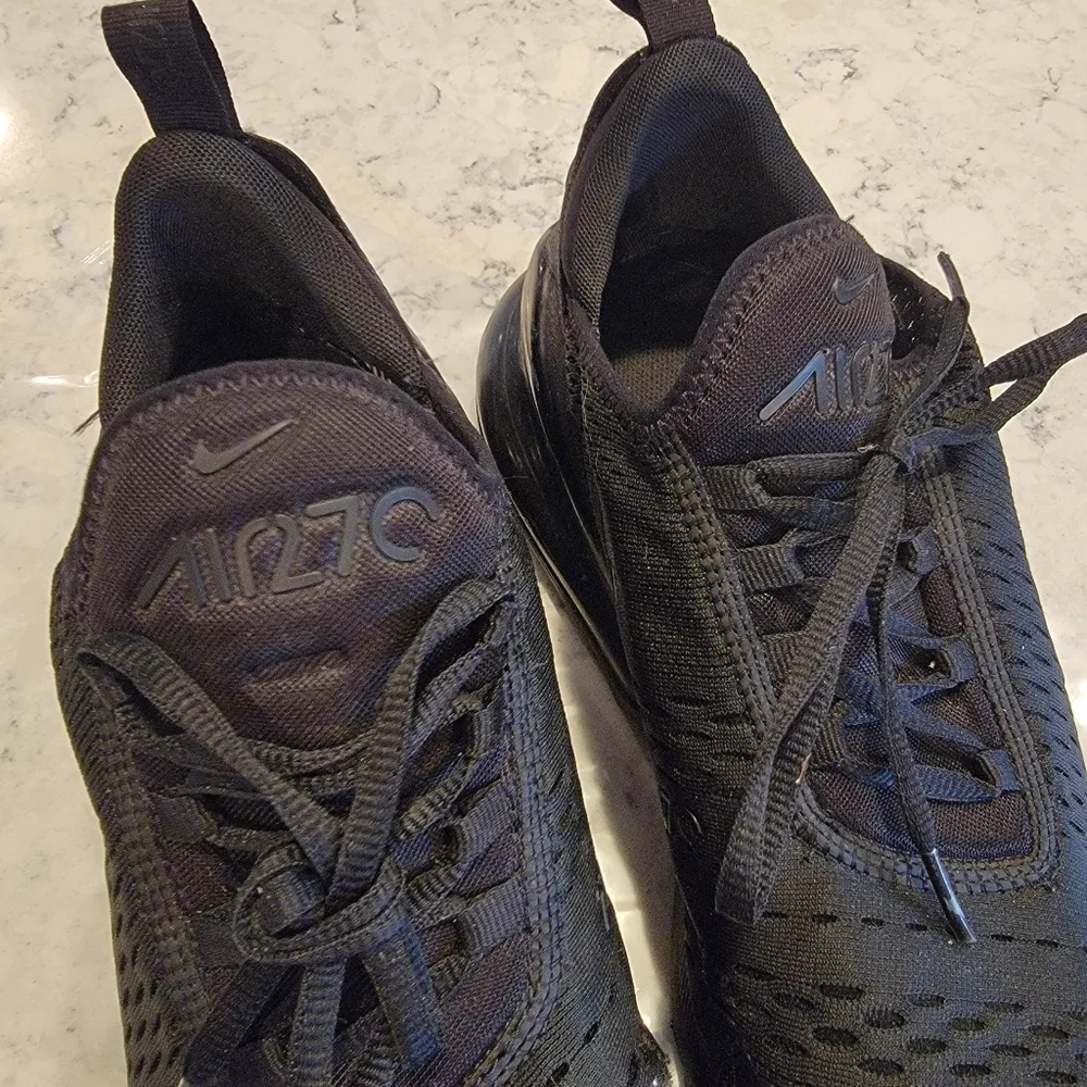 Nike Air Max 270 Mens 11.5 Triple Black Running Shoes Sneakers AH8050-005 - Picture 11 of 16